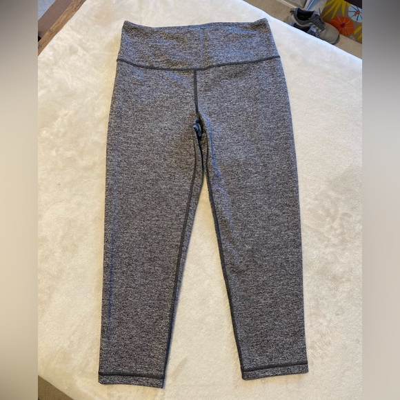 NWOT Womens Victoria’s Secret Sport Capri Leggings - Picture 3 of 5